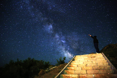 摘星者 信息时代的星辰捕手
